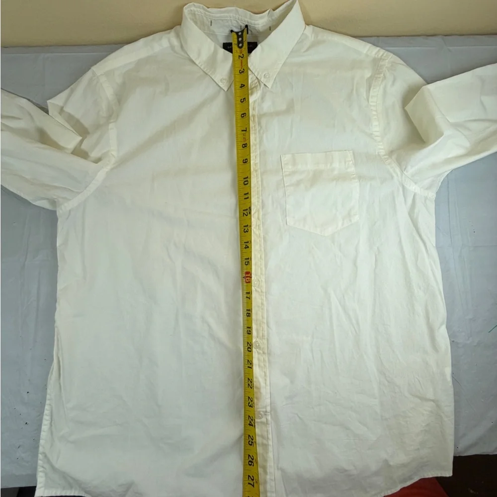 Banana Republic Men's Cream Button-Down Casual Shirt‎